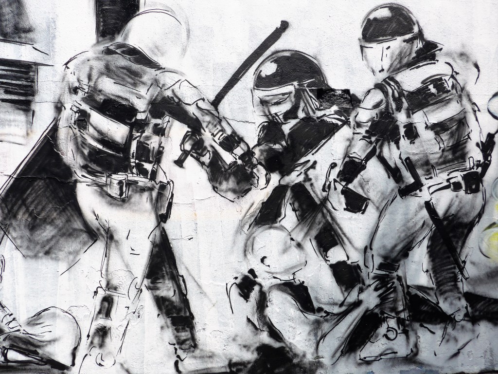 Graffiti, murs, et objets&nbsp;connectés.